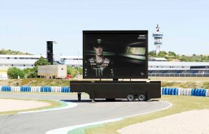 camion um370 alquiler pantalla led